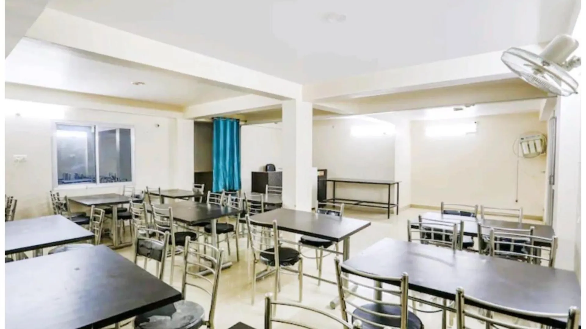 ****  Hotel !Kashi Heaven Bhu! Best Location Near Shree Kashi Vishwanath Temple - Providing Fully Air Conditioned Rooms Βαρανάσι Ινδία