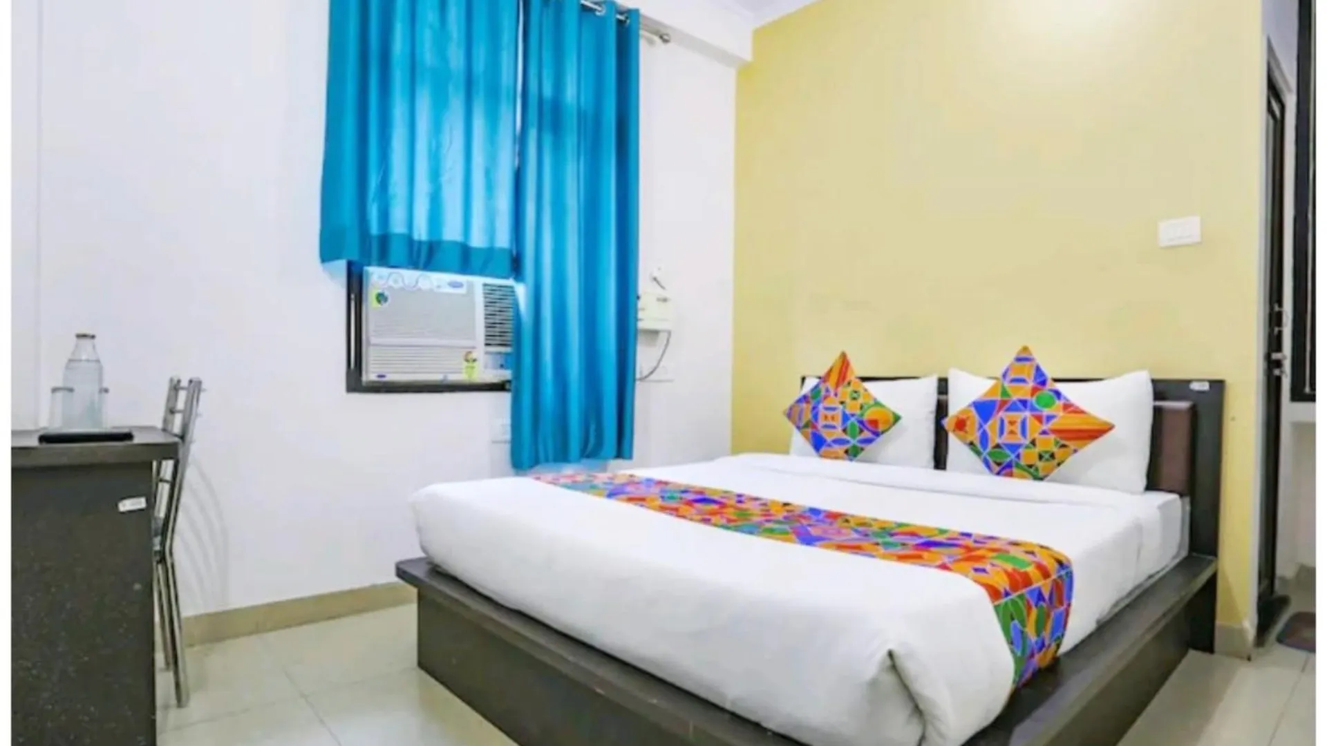 Hotel !Kashi Heaven Bhu! Best Location Near Shree Kashi Vishwanath Temple - Providing Fully Air Conditioned Rooms Βαρανάσι